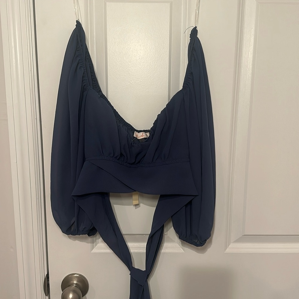 Long sleeve tie back blouse!